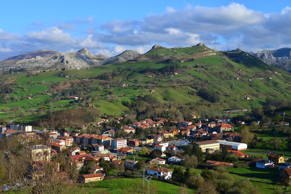 Hotel Alojamiento Bernabales Pámanes Exteriér fotografie